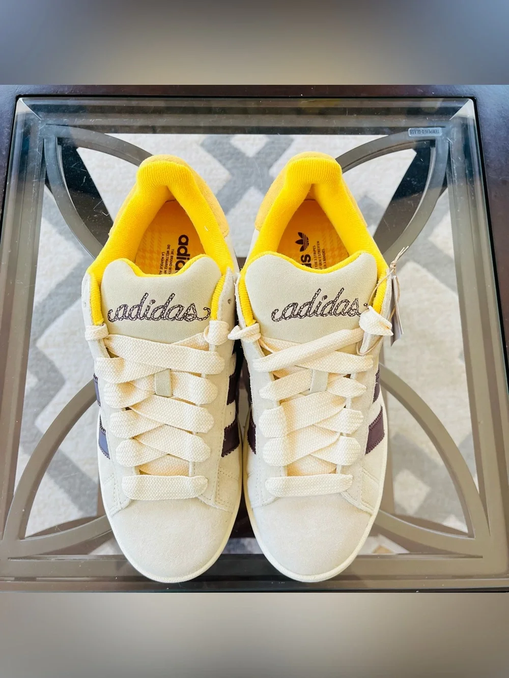 Sz 9 Adidas Campus 00s Men’s Sneakers “Warm Vanilla / Aurora Ruby / Bold” JS3543